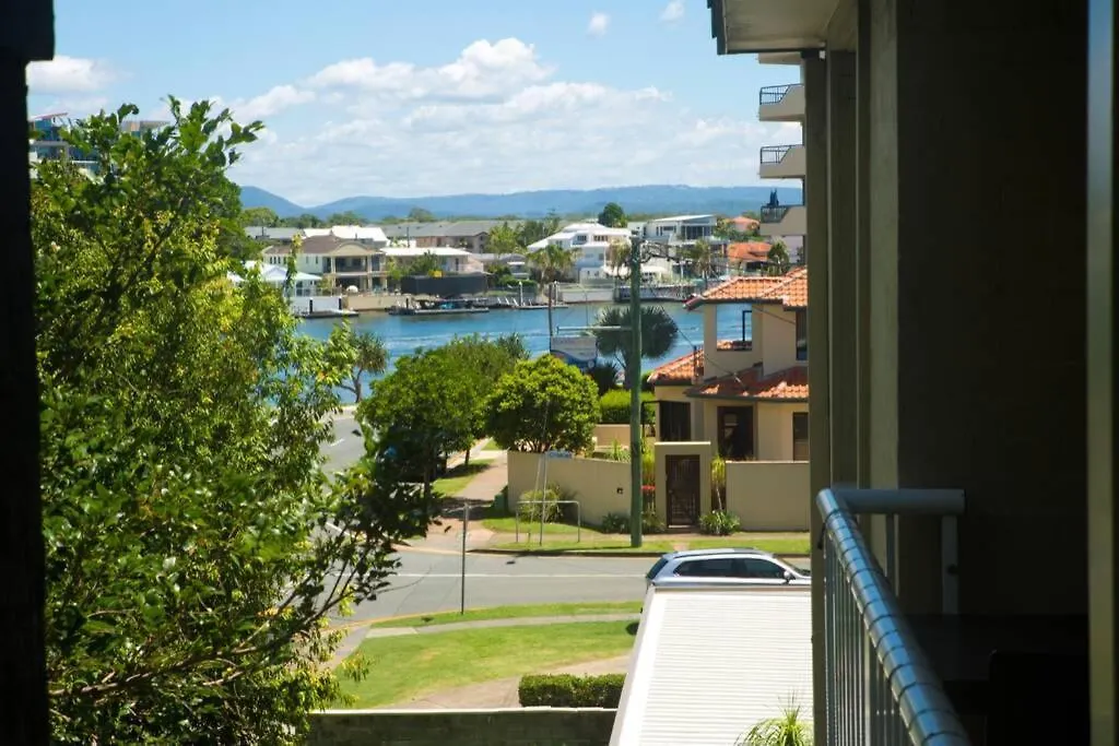 Surfers Paradise Self Contained 1 Bed Unit Gold Coast