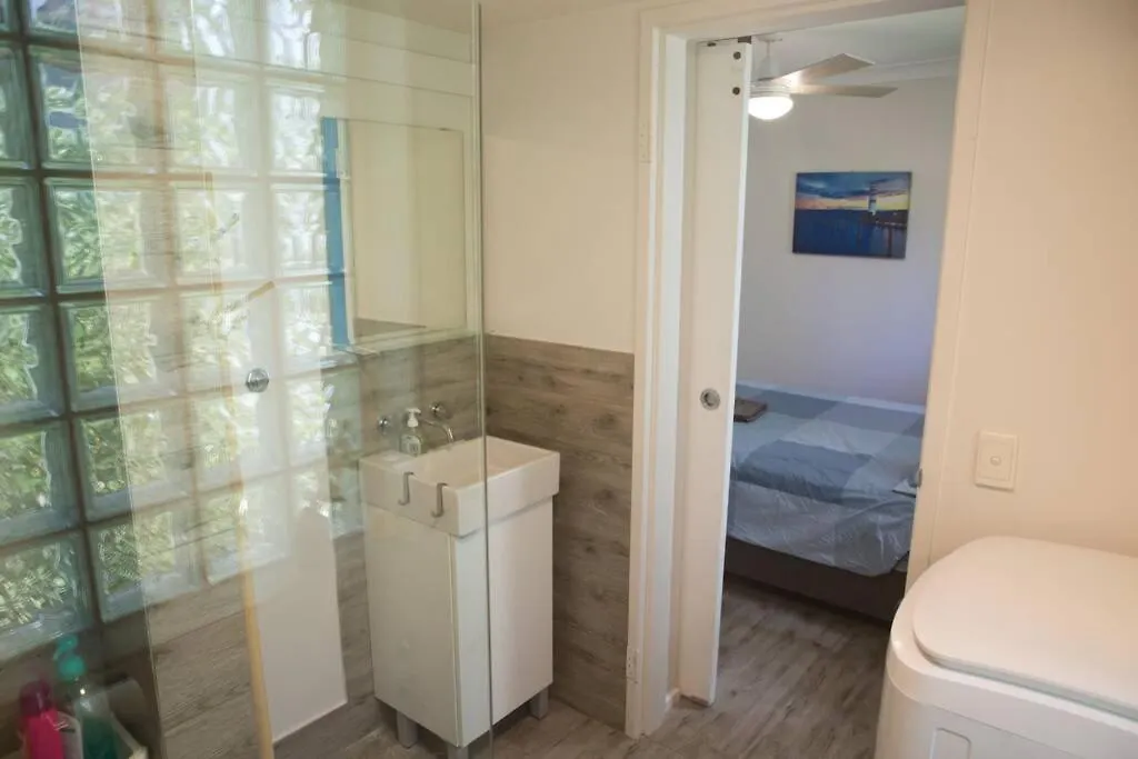 Surfers Paradise Self Contained 1 Bed Unit Gold Coast Apartment